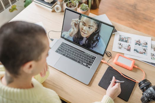 Image of a freelancer working on a laptop